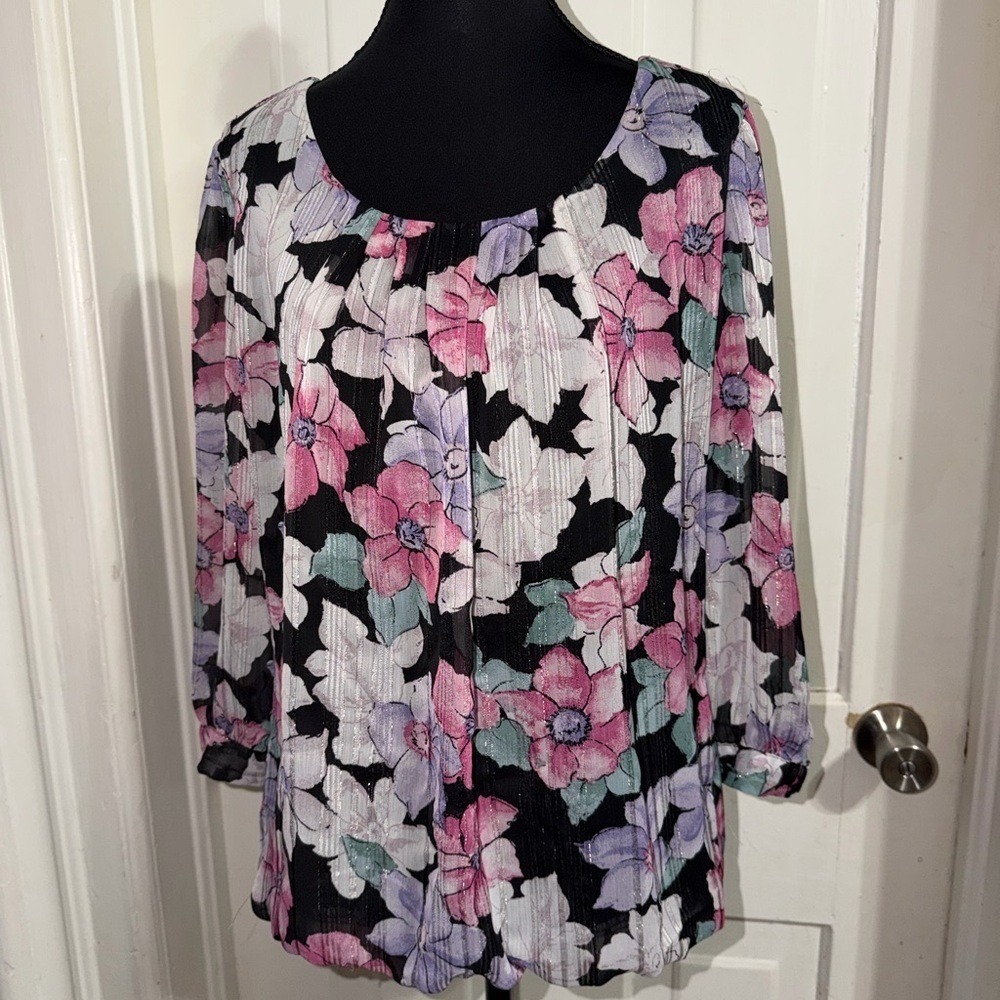 Women's size small shirt top Sara Michelle Floral Blouse flowers pink flowy chic